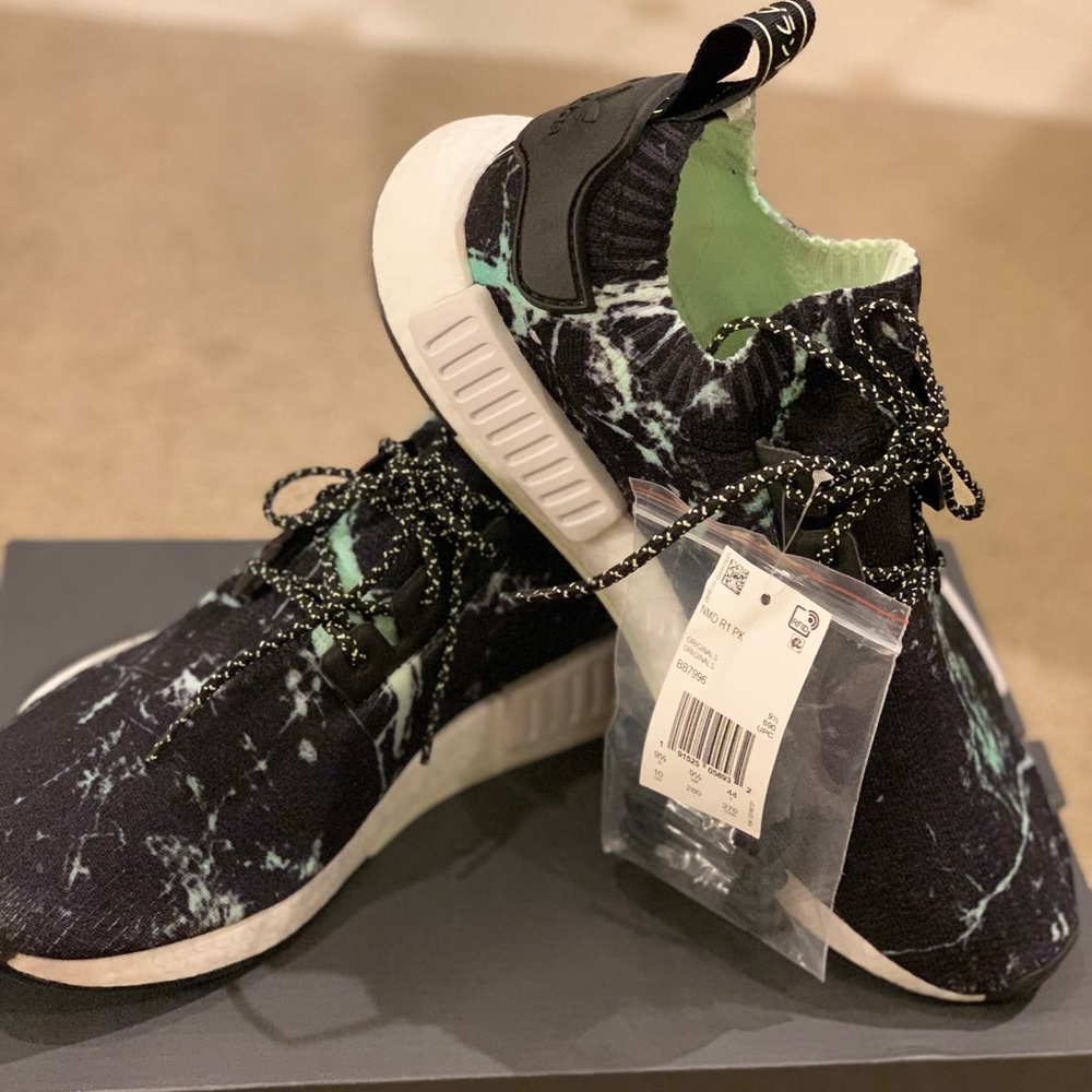 ADIDAS NMD R1